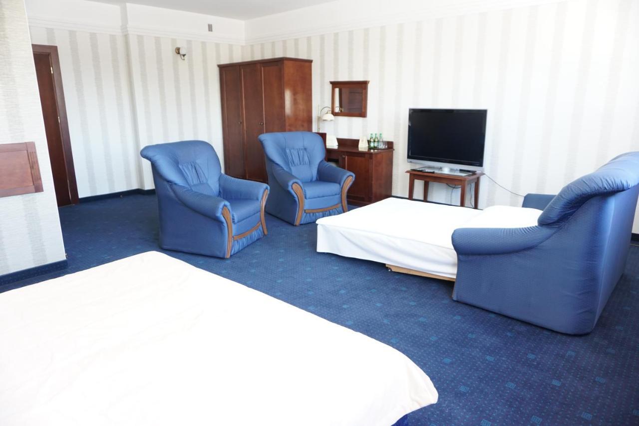 Hotel Mistral Marki  Εξωτερικό φωτογραφία