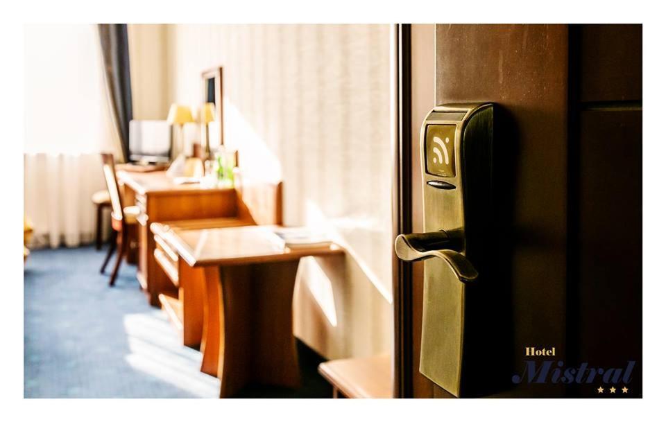 Hotel Mistral Marki  Εξωτερικό φωτογραφία