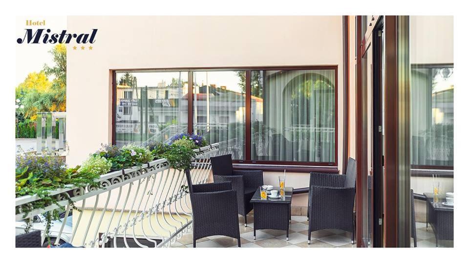 Hotel Mistral Marki  Εξωτερικό φωτογραφία