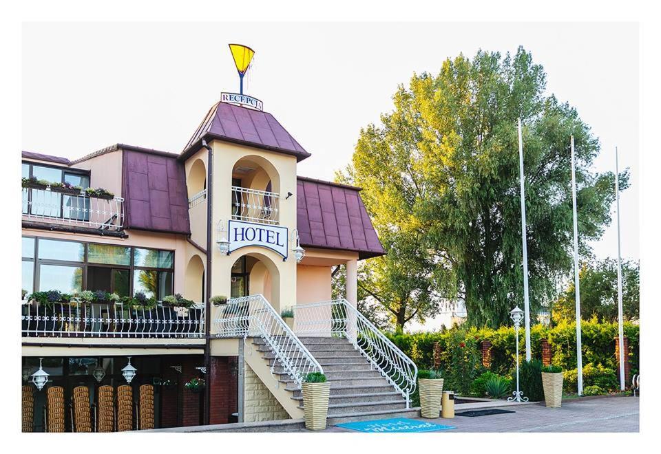 Hotel Mistral Marki  Εξωτερικό φωτογραφία